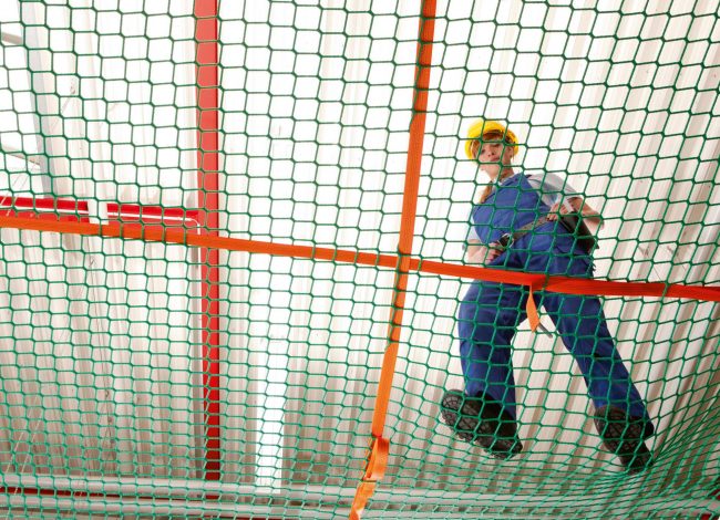 Arbeitsplattformnetz DGUV 201-010 nach Maß | Schutznetze24