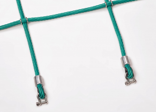 Maßgerfertigtes Kletternetz mit Edelstahl-Klammern | Schutznetze24