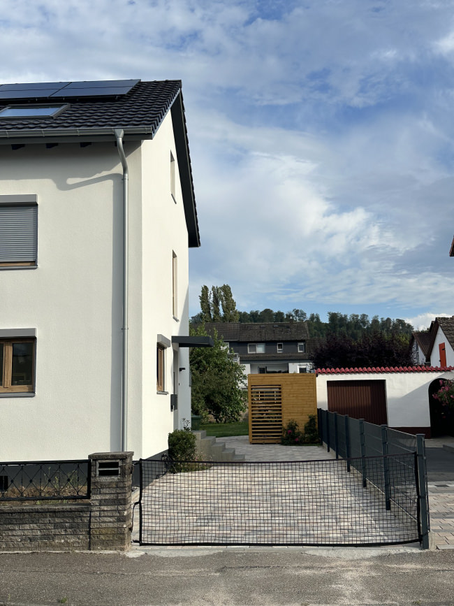 Kundenfoto von Courtyard Barrier Net - Available by the Meter 