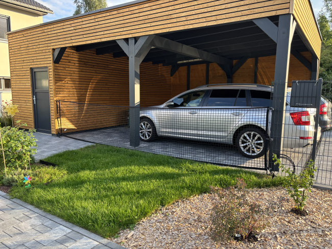 Kundenfoto von Courtyard Barrier Net - Available by the Meter 