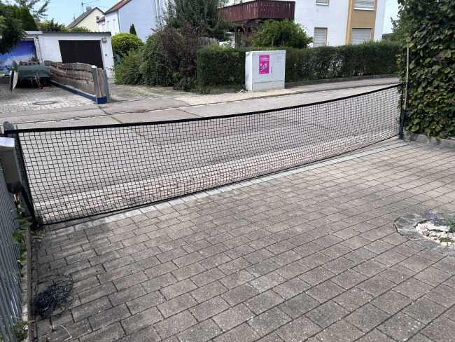 Kundenfoto von Courtyard Barrier Net - Available by the Meter 