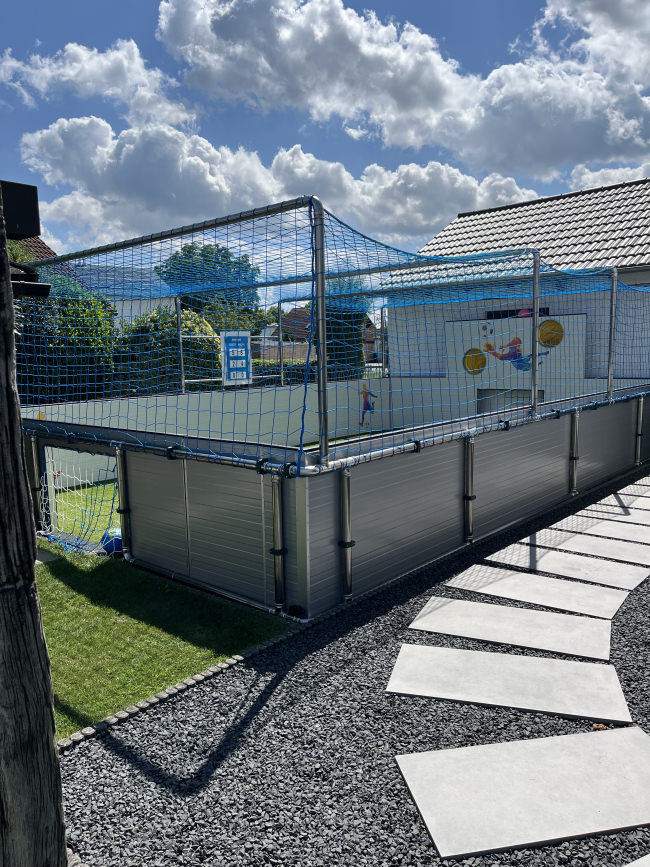 Kundenfoto von Fußballtornetz in Vereinsfarben nach Maß 