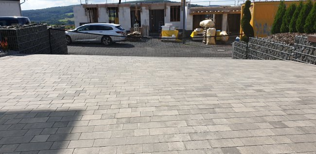 Kundenfoto von Courtyard Barrier Net - Available by the Meter 