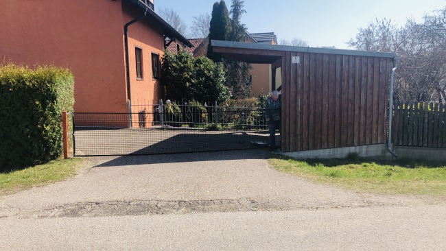 Kundenfoto von Courtyard Barrier Net - Available by the Meter 