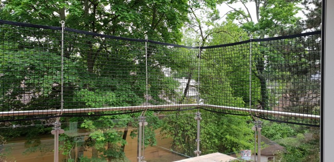 Kundenfoto von Courtyard Barrier Net - Available by the Meter 