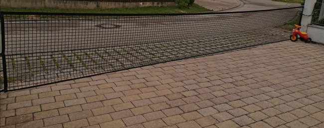 Kundenfoto von Courtyard Barrier Net - Available by the Meter 