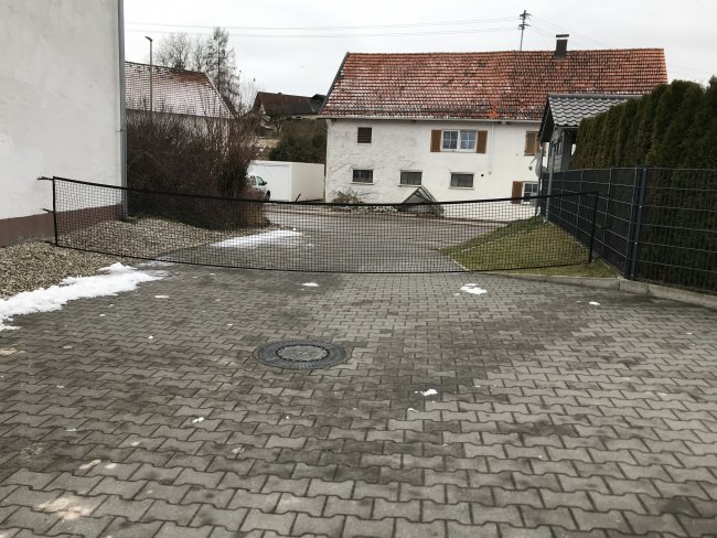 Kundenfoto von Courtyard Barrier Net - Available by the Meter 