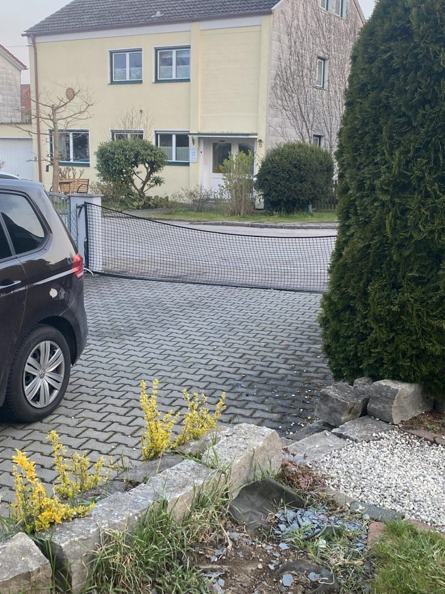 Kundenfoto von Courtyard Barrier Net - Available by the Meter 