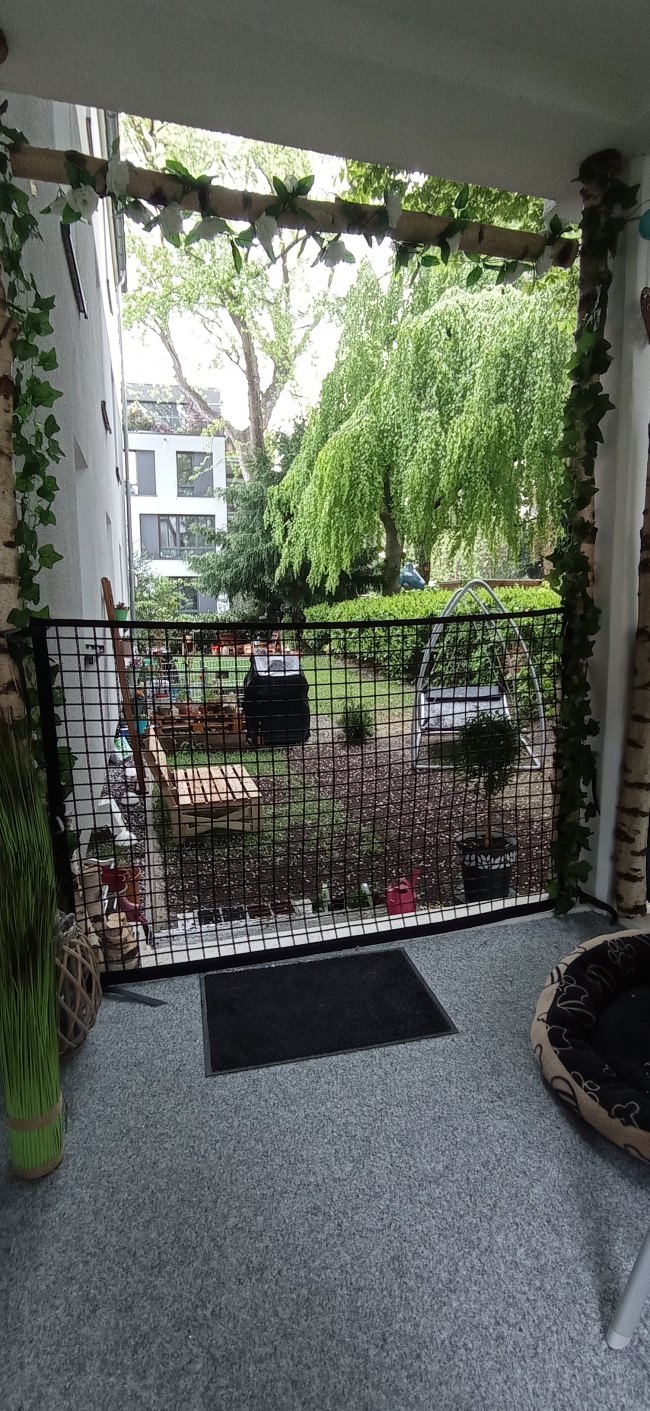 Kundenfoto von Courtyard Barrier Net - Available by the Meter 