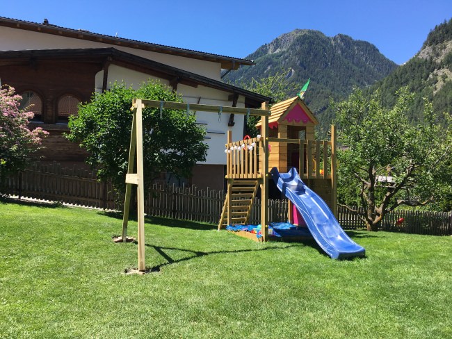 Kundenfoto von Sandkasten-Abdecknetz per m² (nach Maß) 