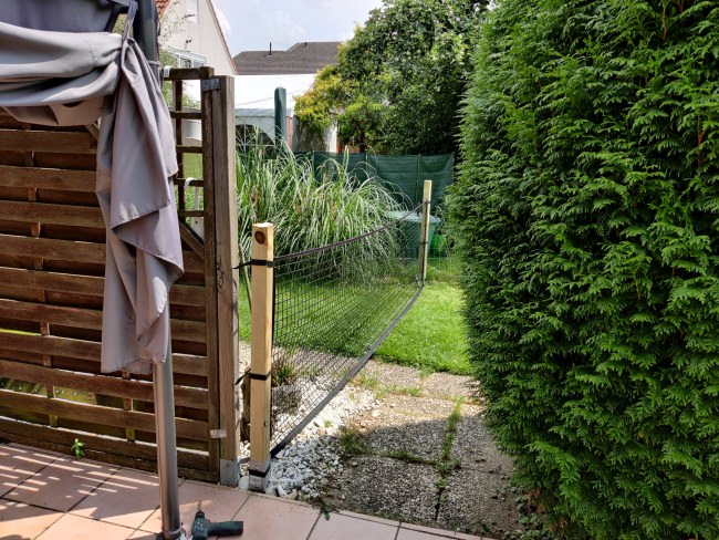 Kundenfoto von Courtyard Barrier Net - Available by the Meter 