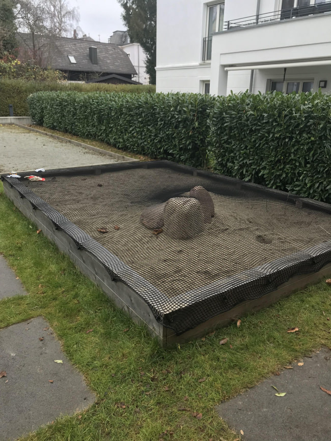 Kundenfoto von Sandkasten-Abdecknetz per m² (nach Maß) 