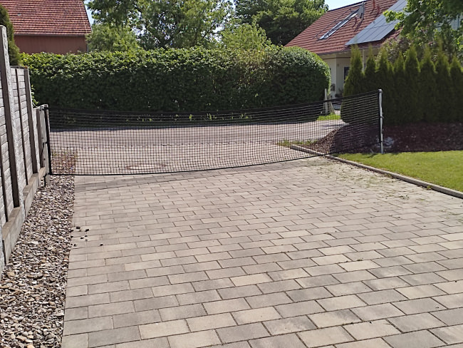 Kundenfoto von Courtyard Barrier Net - Available by the Meter 