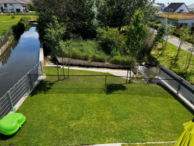 Kundenfoto von Courtyard Barrier Net - Available by the Meter 