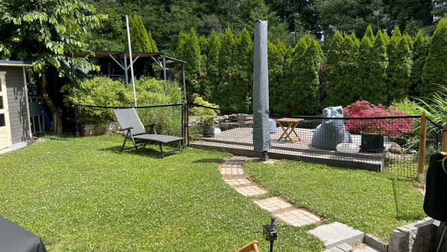 Kundenfoto von Courtyard Barrier Net - Available by the Meter 