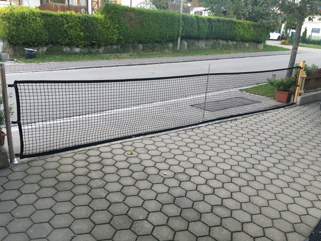 Kundenfoto von Courtyard Barrier Net - Available by the Meter 