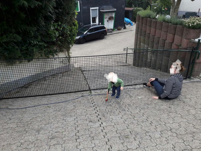 Kundenfoto von Courtyard Barrier Net - Available by the Meter 