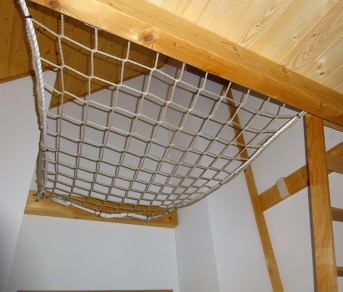 Fangnetz für Treppenhäuser nach Maß | Schutznetze24