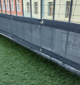 als Zaunblende für Bau und Garten